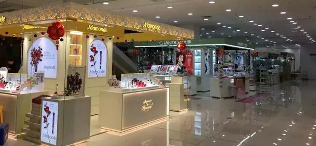 为啥网上买的化妆品和实体店不一样?看完很震惊 为啥网上买的化妆品和实体店不一样?看完很震惊