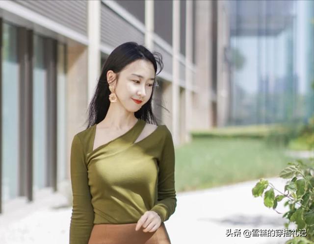 不管女人多大年纪,都不要穿这五种颜色的衣服。它看起来既过时又不合档次 不管女人多大年纪,都不要穿这五种颜色的衣服。它看起来既过时又不合档次