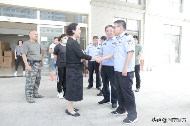省公安厅携手爱心企业40万斤爱心大米支援西华人民